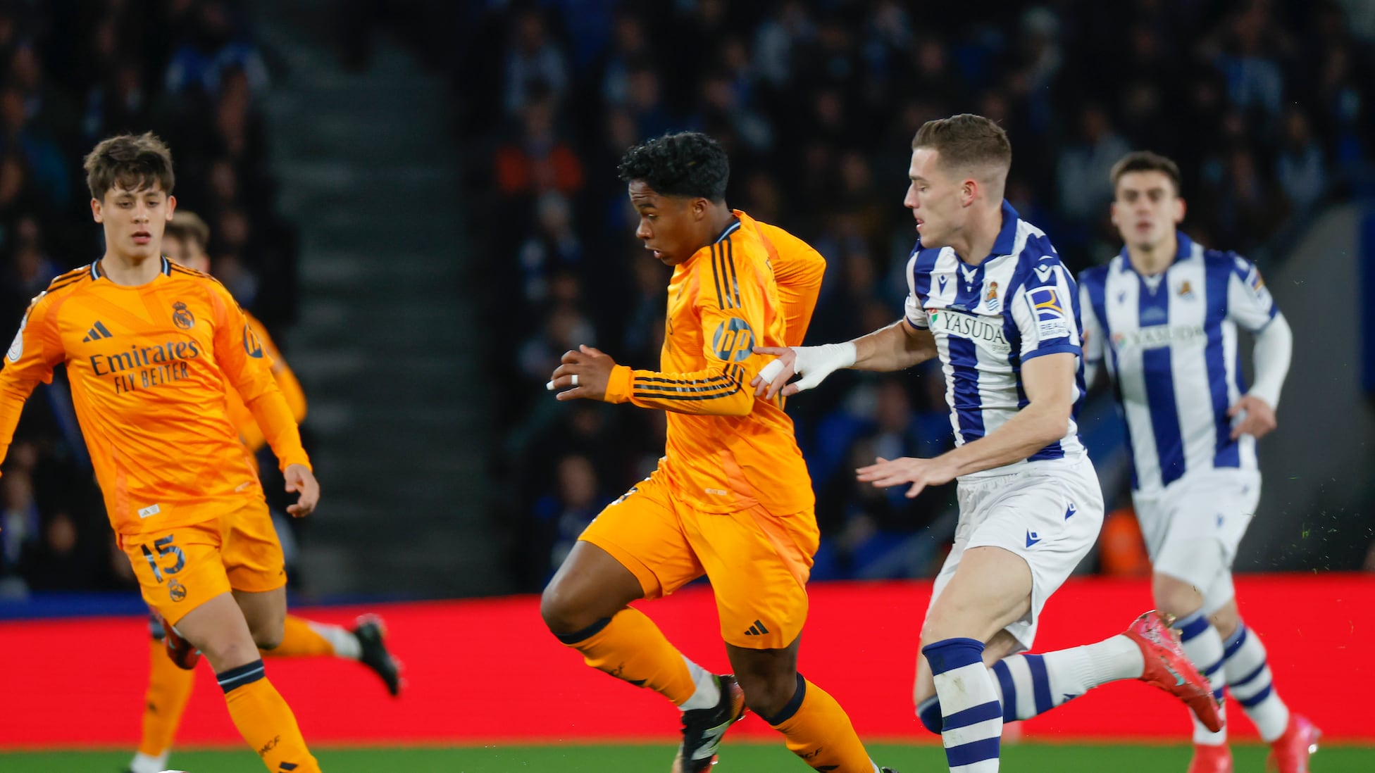 开云平台-国王杯倒计时，皇家马德里篮球队转会期再遭质疑，细节引发关注，令人意外，身体对抗强度拉满的简单介绍